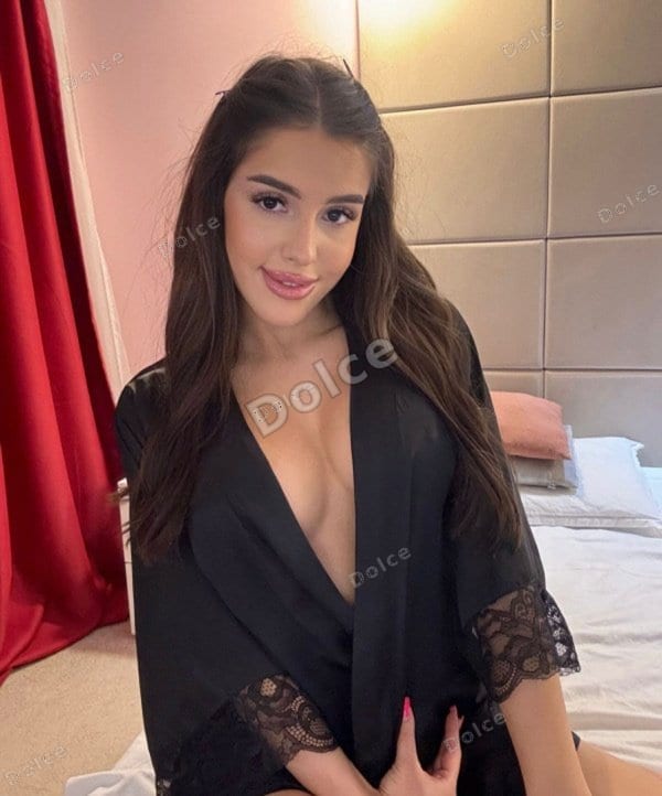 Alexia, accompagnatrice a Bucarest, Pipera